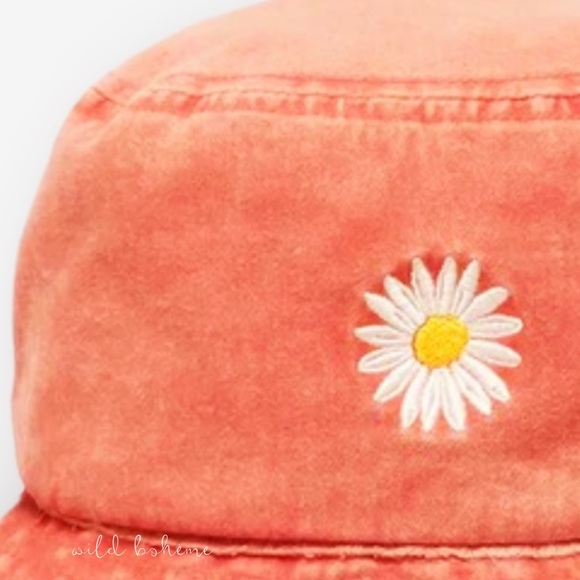 🚫SOLD🚫 Daisy Wide Brim Cotton Bucket Hat - Picture 2 of 3